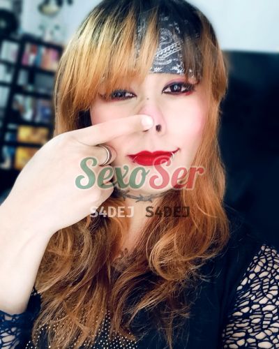 Valentay, travesti que hace videollamadas y sexting