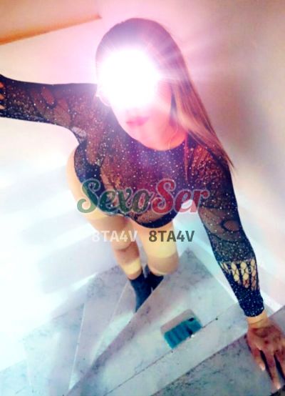 Romina, mujer que hace videollamadas y sexting