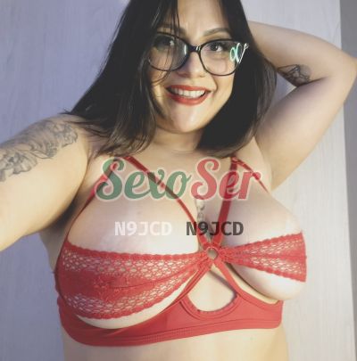 Luna Ferrara, mujer que hace videollamadas y sexting