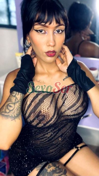 Aitana, mujer que hace videollamadas y sexting
