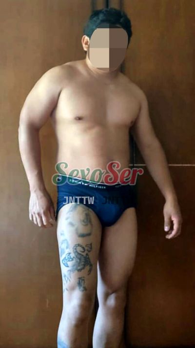 Adrián, hombre que da masajes eróticos en Miguel Hidalgo