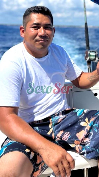 Victor Hernández 9842130340, hombre que da masajes eróticos en Playa del Carmen